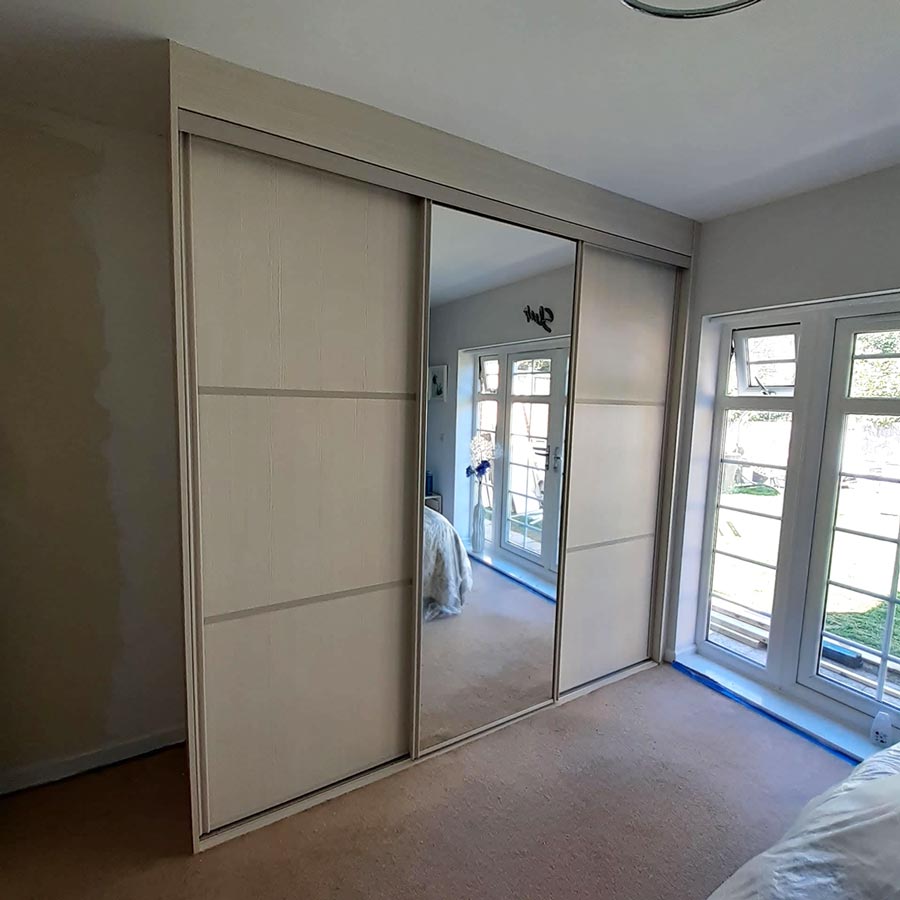 light-brown-mirror-sliding-door-wardrobe