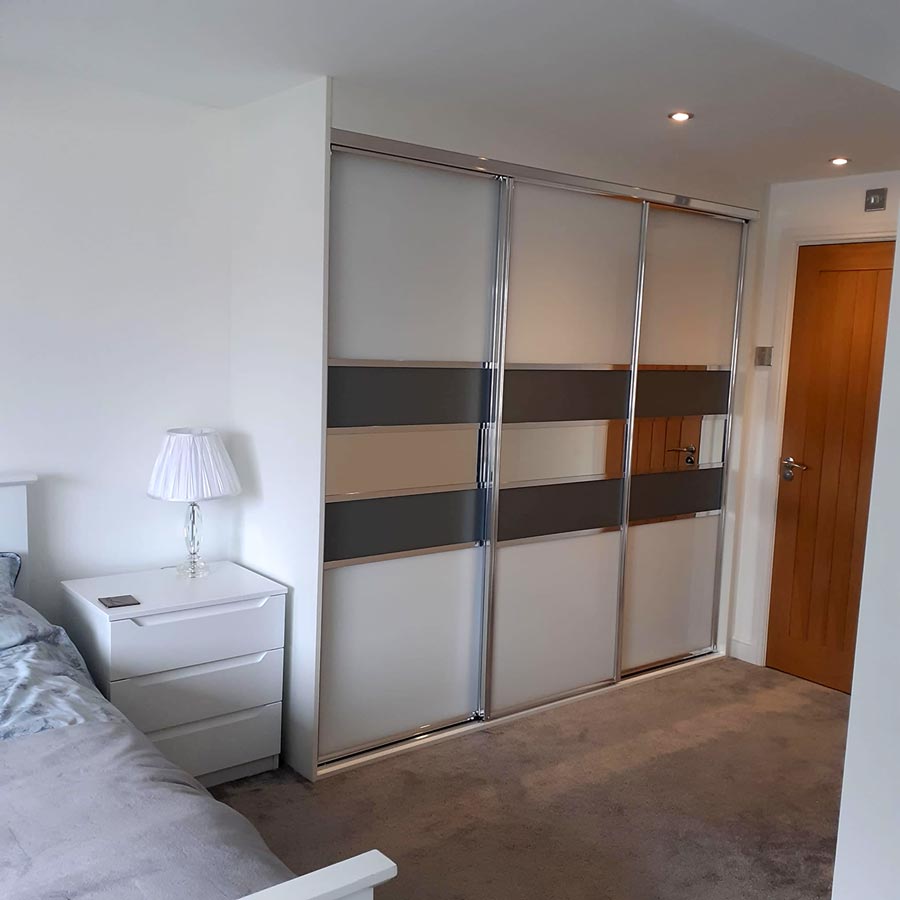 white-grey-mirror-chrome-wardrobe-sliding-doors